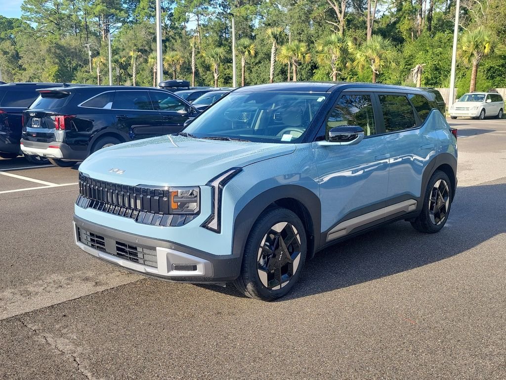 New 2027 Kia Seltos S FWD image 3