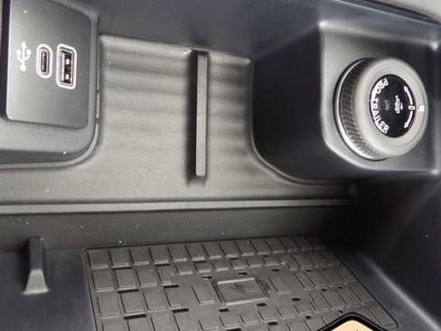 New 2025 Ford Expedition Active RWD image 21