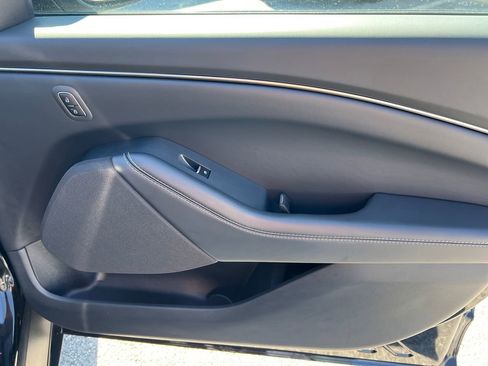 Certified 2025 Ford Mustang Mach-E Select image 17