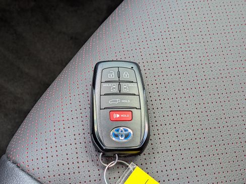 Used 2025 Toyota Sienna XSE w/ XSE Premium Package image 42