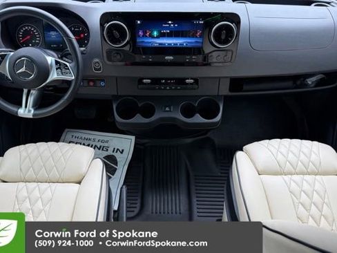 Used 2025 Mercedes-Benz Sprinter 2500 image 29