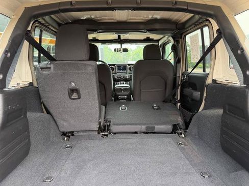 Used 2022 Jeep Wrangler Unlimited Sport AWD/4WD image 14