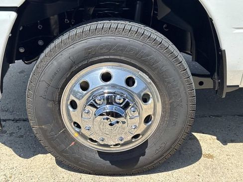 New 2027 RAM 3500 Big Horn AWD/4WD image 4