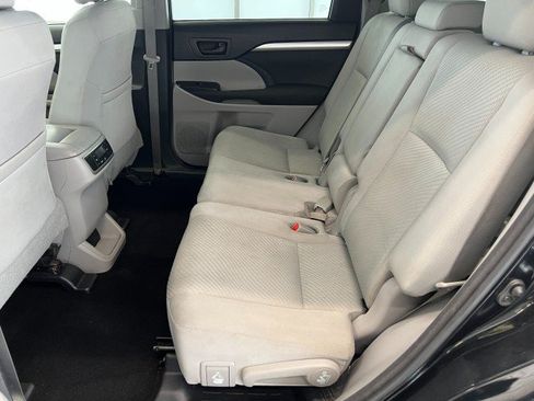 Used 2017 Toyota Highlander LE AWD/4WD image 20