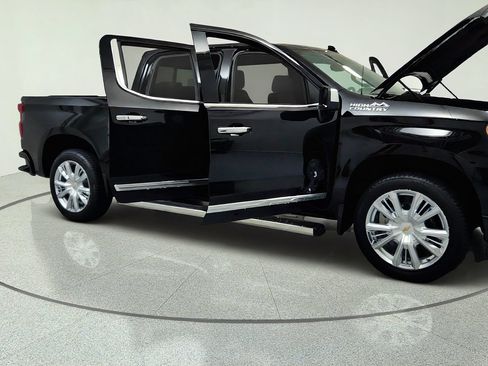 Certified 2023 Chevrolet Silverado 1500 High Country w/ High Country Premium Package AWD/4WD image 14