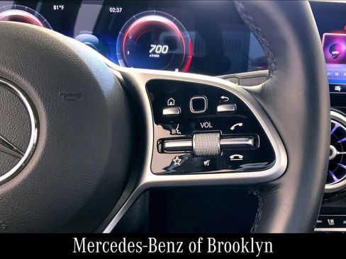 Used 2021 Mercedes-Benz GLB 250 4MATIC image 27