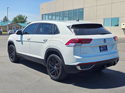 Certified 2023 Volkswagen Atlas Cross Sport SE w/ Panoramic Sunroof Package AWD/4WD image 4