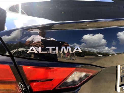 Certified 2023 Nissan Altima 2.5 SV FWD image 29