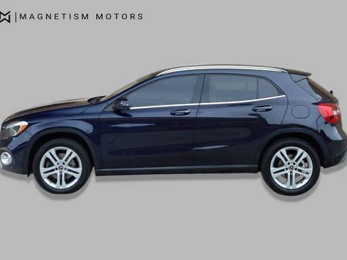 Used 2018 Mercedes-Benz GLA 250 4MATIC w/ Premium Package image 2