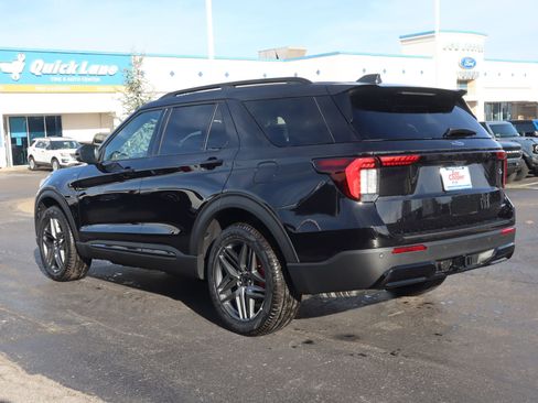 New 2026 Ford Explorer ST-Line w/ ST-Line Street Pack AWD/4WD image 25