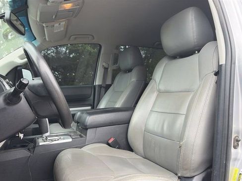 Used 2014 Toyota Tundra SR5 w/ SR5 Upgrade Package image 9