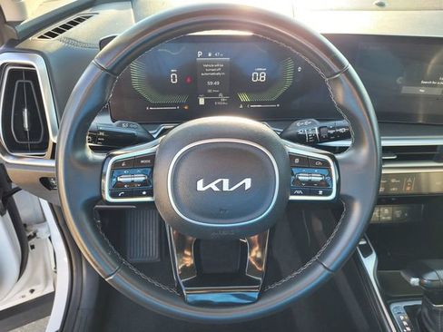 Used 2024 Kia Sorento S FWD image 17