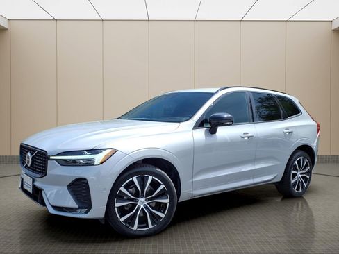 Used 2023 Volvo XC60 B5 Plus w/ Climate Package AWD/4WD image 2