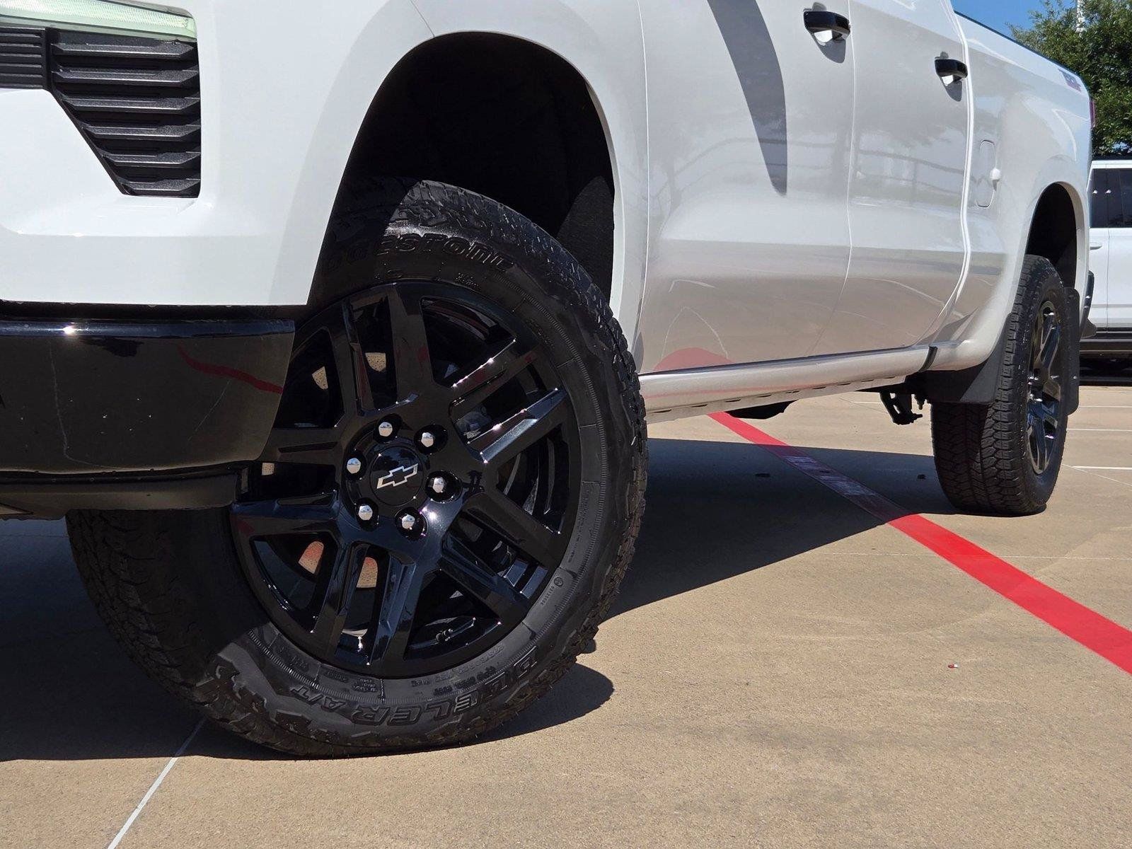 Used 2025 Chevrolet Silverado 1500 LT Trail Boss w/ LT Trail Boss Premium Package AWD/4WD image 8