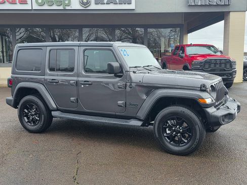 Used 2022 Jeep Wrangler Unlimited Sport image 3