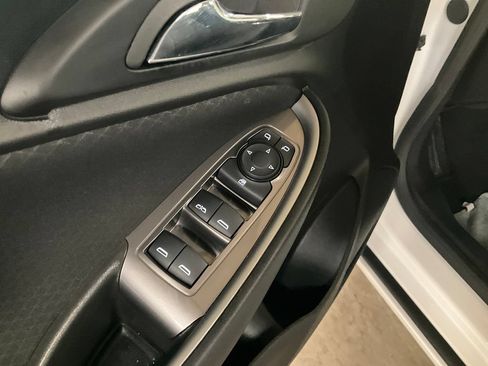 Used 2025 Chevrolet Malibu LT FWD image 16