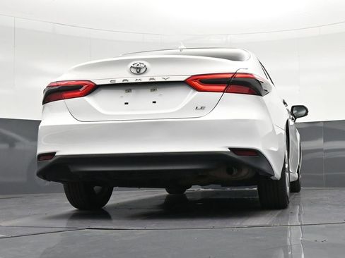 Used 2019 Toyota Camry LE FWD image 27