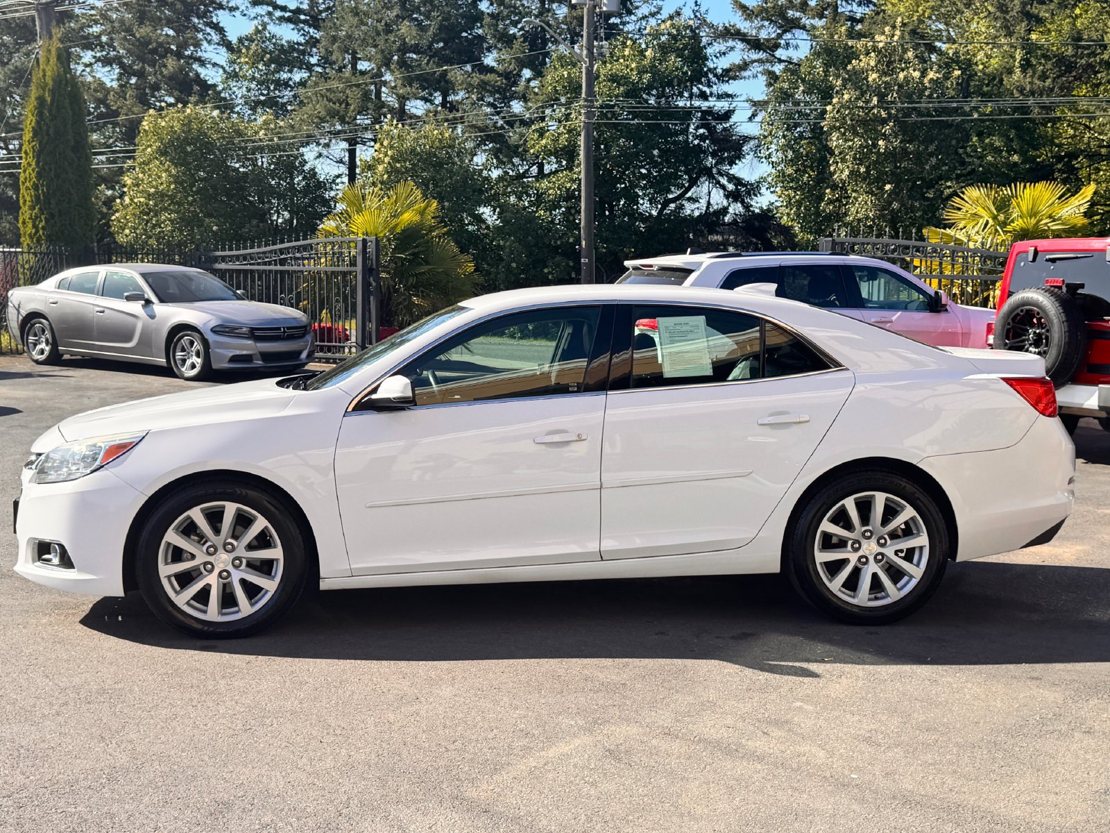 Used 2015 Chevrolet Malibu LT FWD image 4