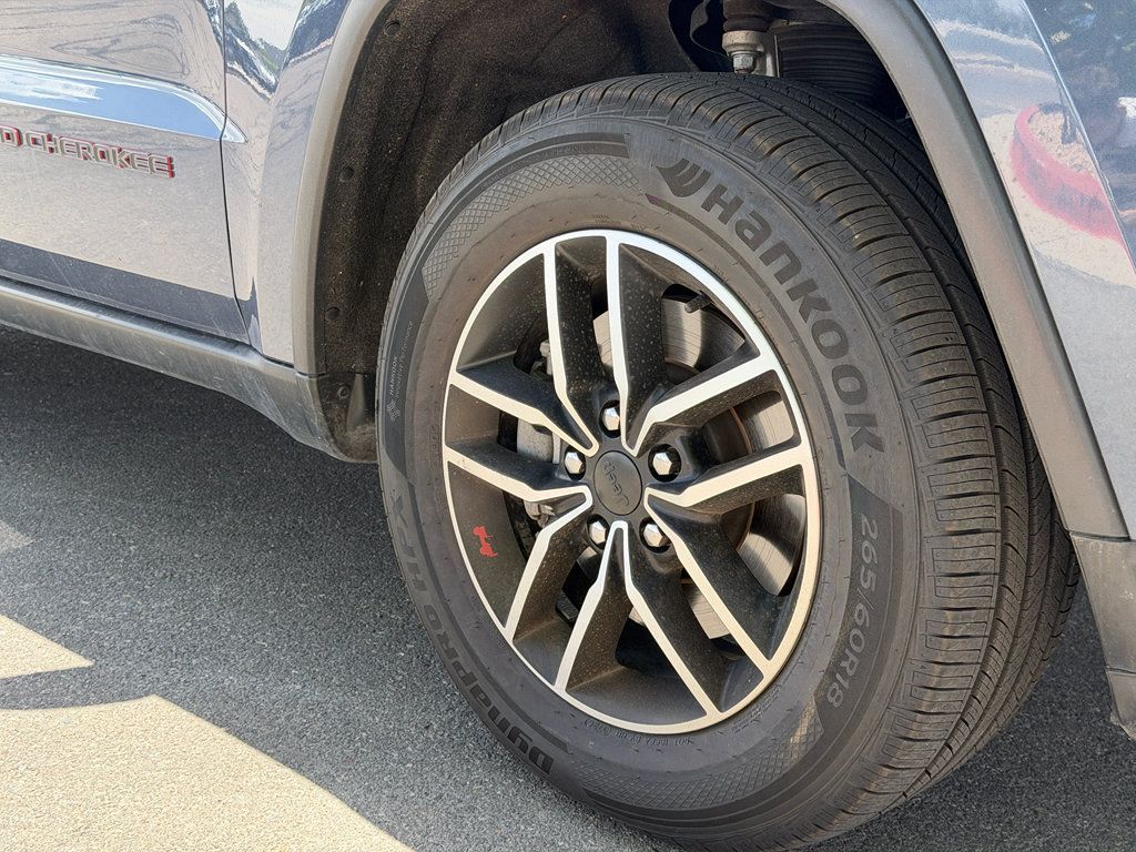 Used 2019 Jeep Grand Cherokee Trailhawk w/ Trailhawk Luxury Group AWD/4WD image 6