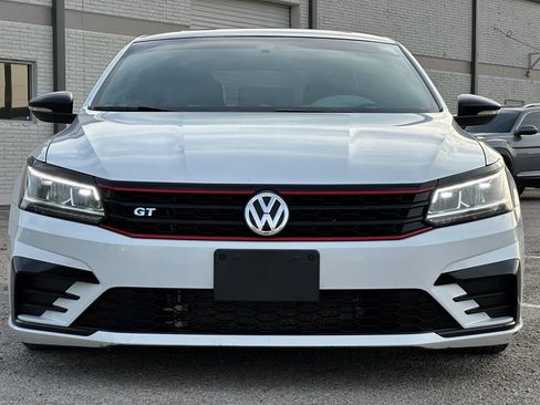 Used 2018 Volkswagen Passat GT image 10