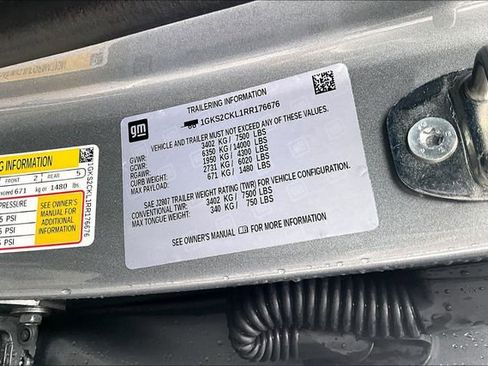 Used 2024 GMC Yukon AT4 w/ AT4 Premium Package image 33