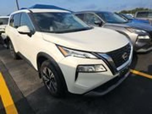 Used 2023 Nissan Rogue SV FWD image 3