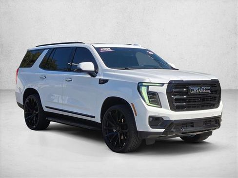 Used 2025 GMC Yukon Elevation w/ Elevation Premium Package image 3