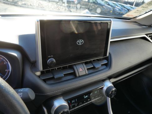 Certified 2025 Toyota RAV4 LE image 23