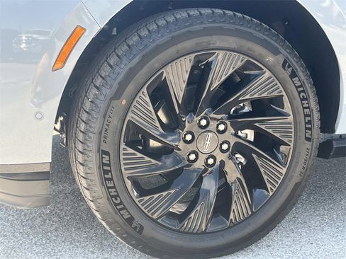 New 2025 Lincoln Navigator Reserve w/ Jet Appearance Package image 9