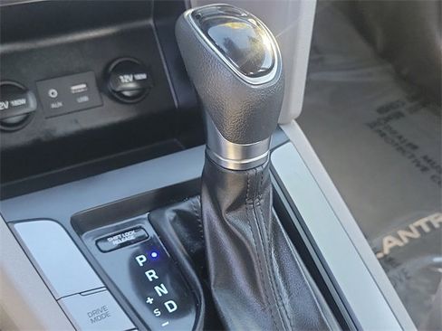 Used 2019 Hyundai Elantra SEL image 15