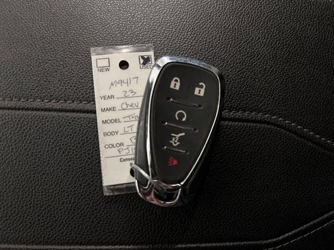 Used 2023 Chevrolet Traverse LT image 23