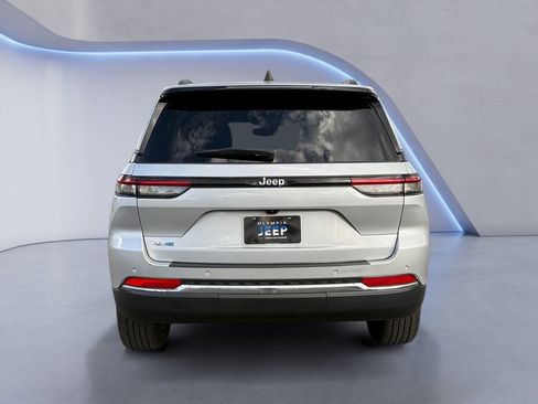 Used 2023 Jeep Grand Cherokee 4WD 4xe image 4