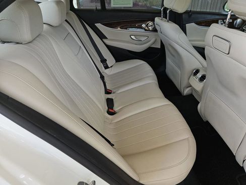 Used 2019 Mercedes-Benz E 300 4MATIC image 34