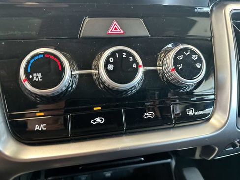 Certified 2023 Kia Sorento LX FWD image 18