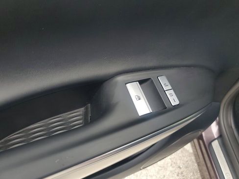 Used 2022 Genesis GV70 2.5T w/ Select Package image 18