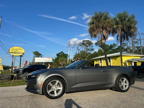 Used 2020 Chevrolet Camaro LT RWD image 9