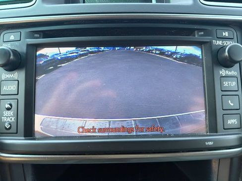 Used 2013 Toyota Highlander Limited FWD image 19