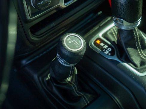 Used 2018 Jeep Wrangler Unlimited Sahara image 21