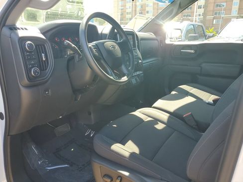 Used 2024 Chevrolet Silverado 1500 Custom Trail Boss w/ Turbomax Blackout Package AWD/4WD image 19