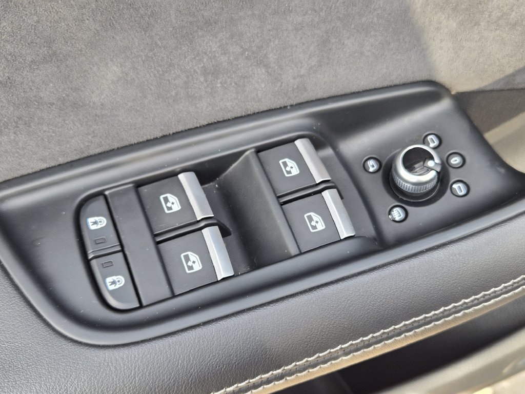 Used 2023 Audi SQ7 Premium Plus AWD/4WD image 30