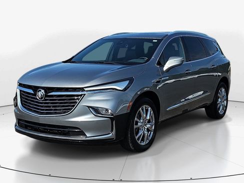 Used 2023 Buick Enclave Essence w/ Experience Buick Package FWD image 8
