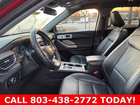 Used 2023 Ford Explorer Limited w/ Limited Technology Package image 7