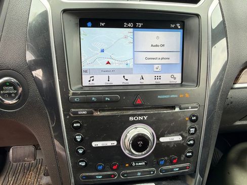 Used 2018 Ford Explorer Limited w/ Equipment Group 301A FWD image 11