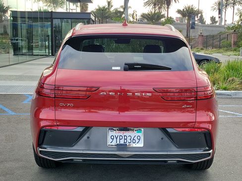 Certified 2026 Genesis GV70 2.5T Select AWD/4WD image 4