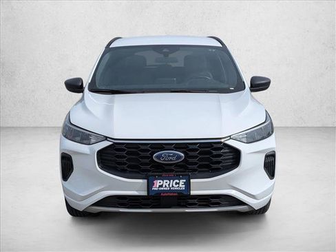 Used 2023 Ford Escape ST-Line image 2