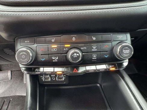 Used 2022 Dodge Durango GT RWD image 33