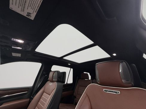 Used 2023 GMC Yukon Denali Ultimate image 17