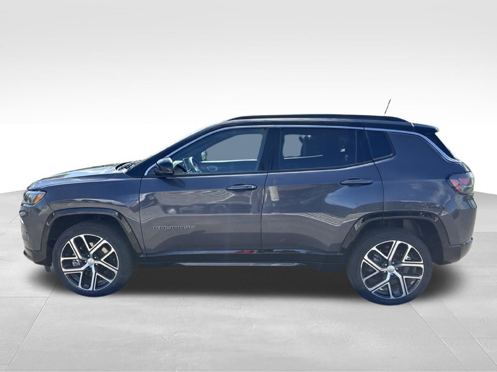 Used 2024 Jeep Compass Limited w/ Elite Group AWD/4WD image 7