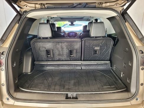 Used 2020 Chevrolet Traverse High Country image 33