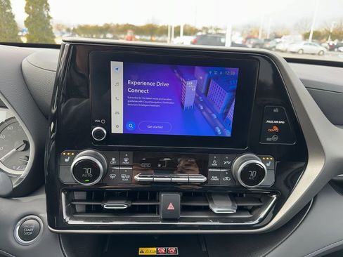 Certified 2025 Toyota Highlander XLE image 20